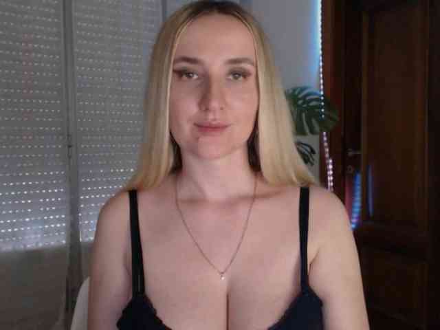 Alina-Lovely webcam