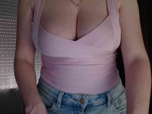 Alina-Lovely webcam