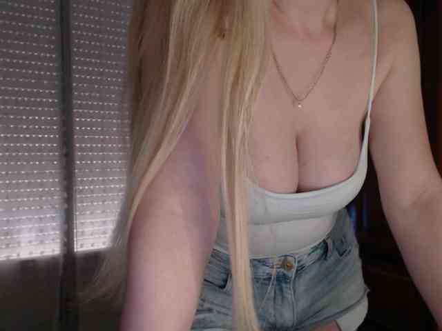Alina-Lovely webcam