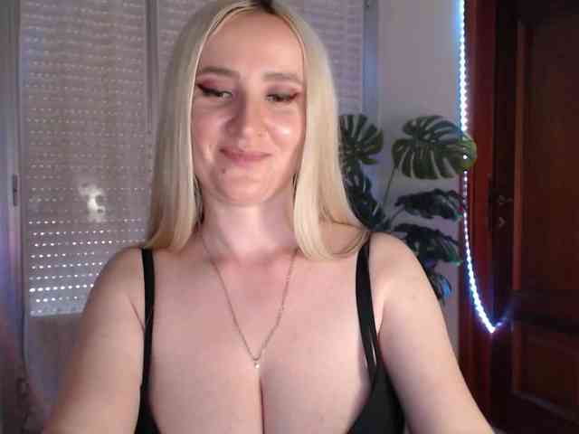 Alina-Lovely webcam