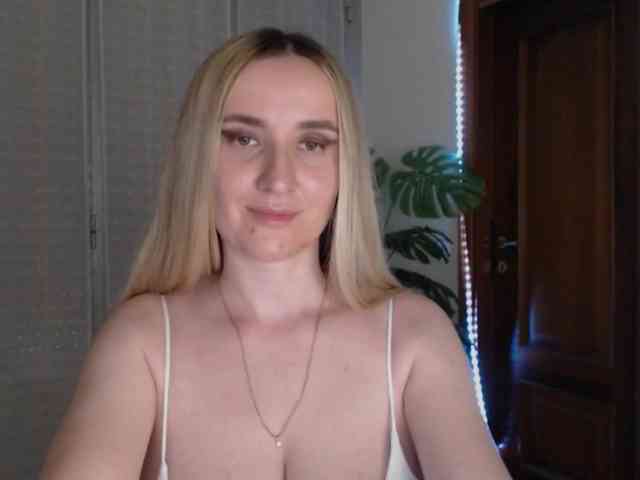 Alina-Lovely webcam
