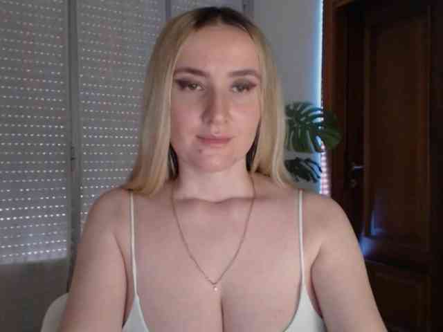 Alina-Lovely webcam