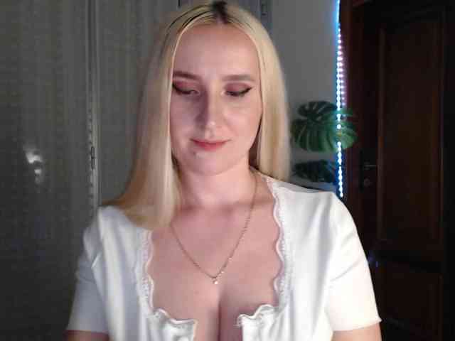 Alina-Lovely webcam