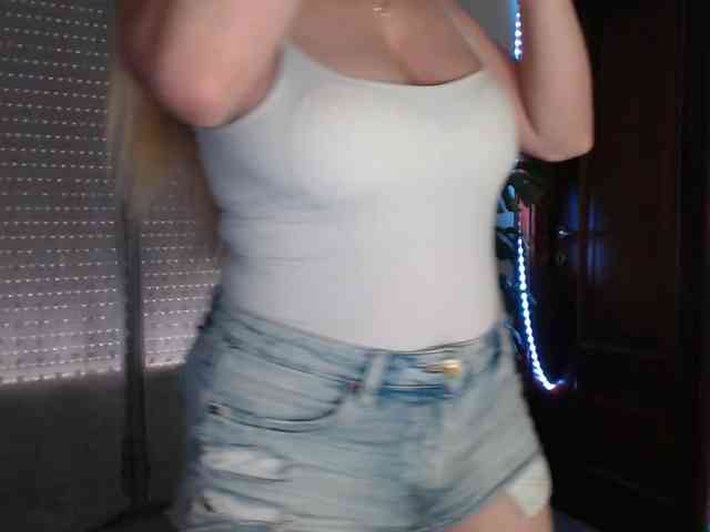 Alina-Lovely webcam