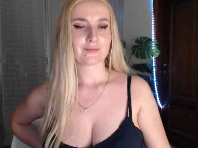 Alina-Lovely webcam