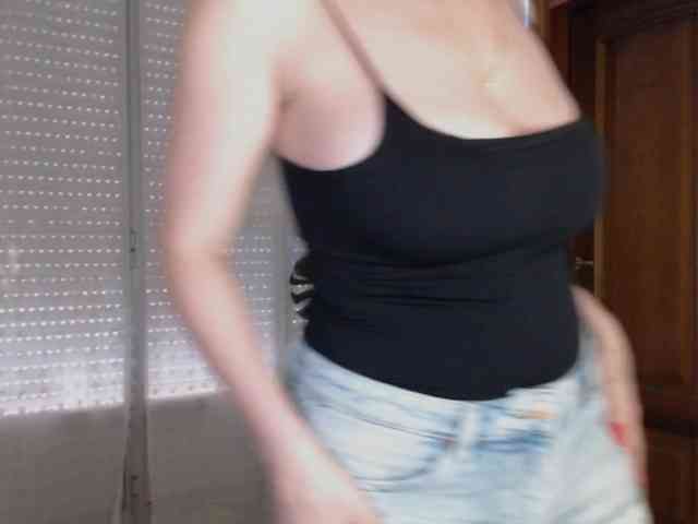 Alina-Lovely webcam