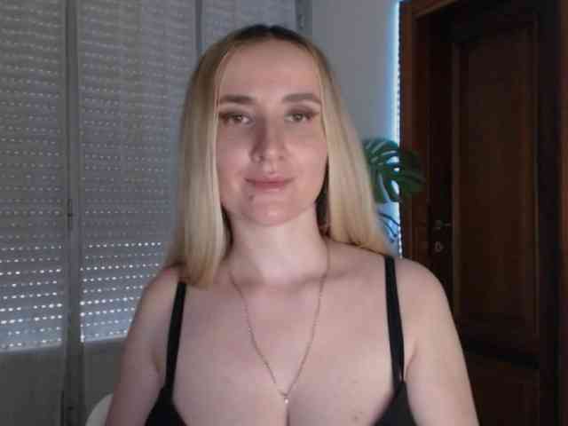 Alina-Lovely webcam