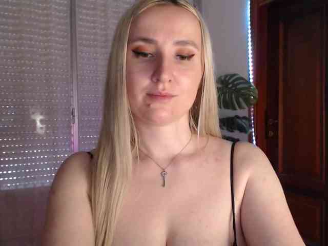 Alina-Lovely webcam