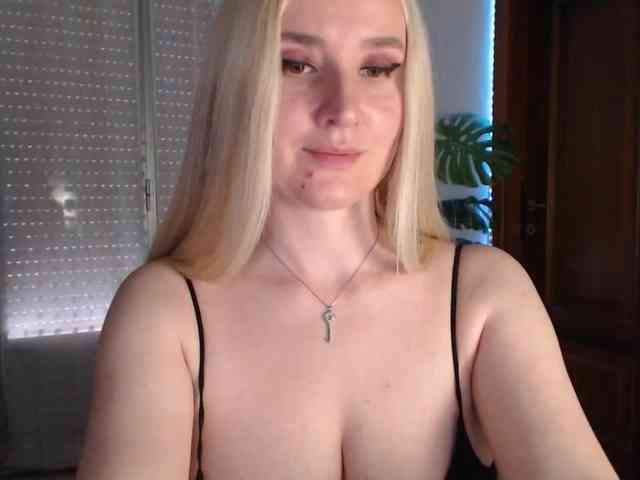 Alina-Lovely webcam