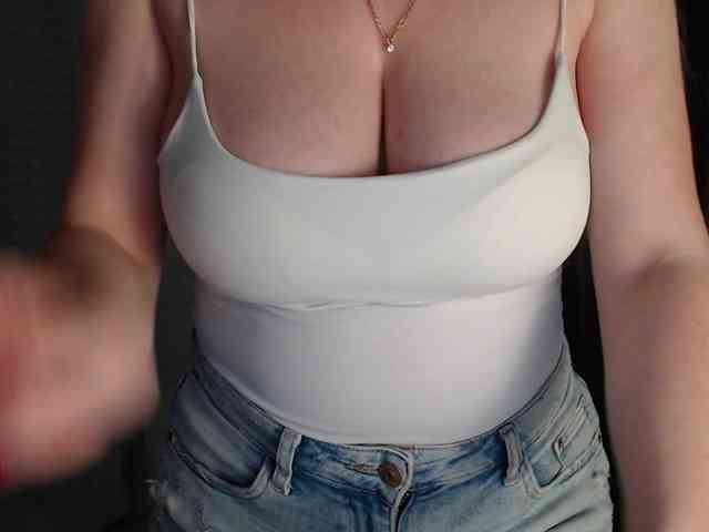 Alina-Lovely webcam
