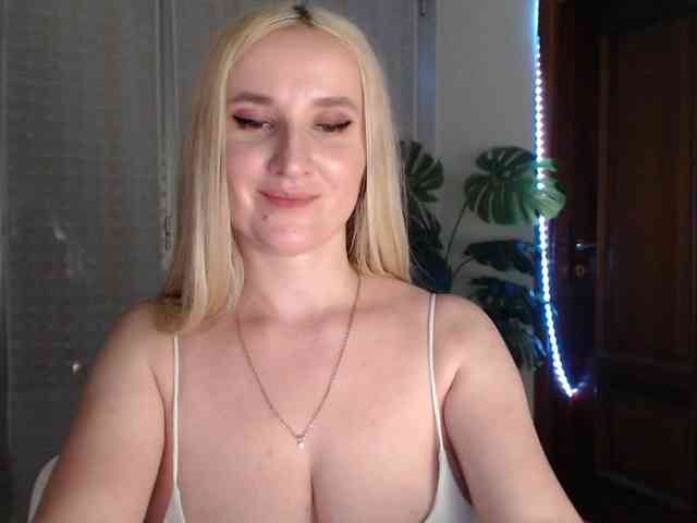 Alina-Lovely webcam