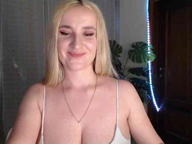 Alina-Lovely webcam