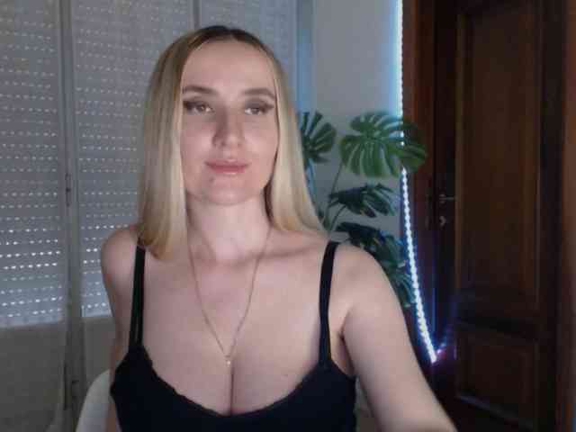 Alina-Lovely webcam