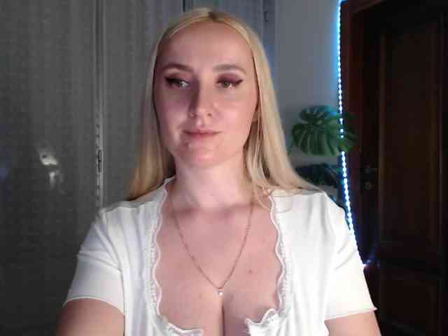 Alina-Lovely webcam