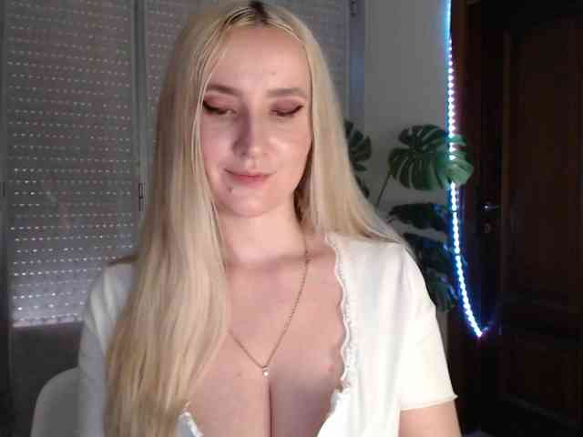 Alina-Lovely webcam