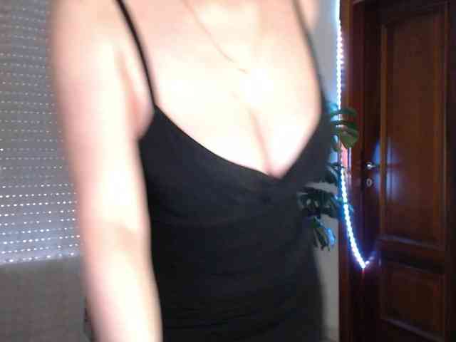 Alina-Lovely webcam