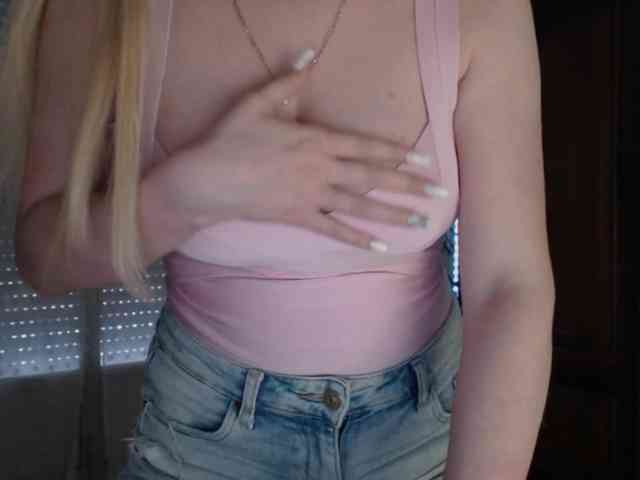 Alina-Lovely webcam