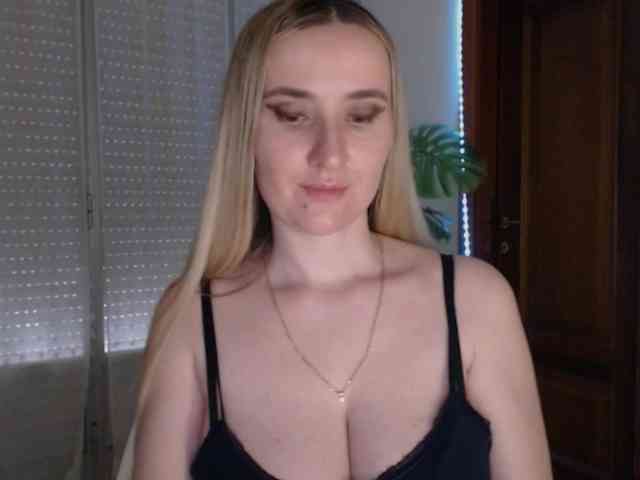 Alina-Lovely webcam