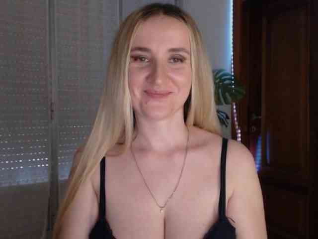 Alina-Lovely webcam