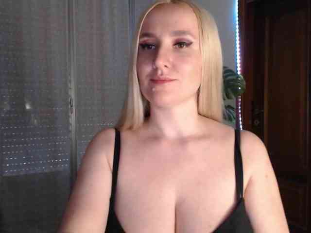 Alina-Lovely webcam
