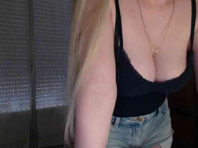 Alina-Lovely webcam