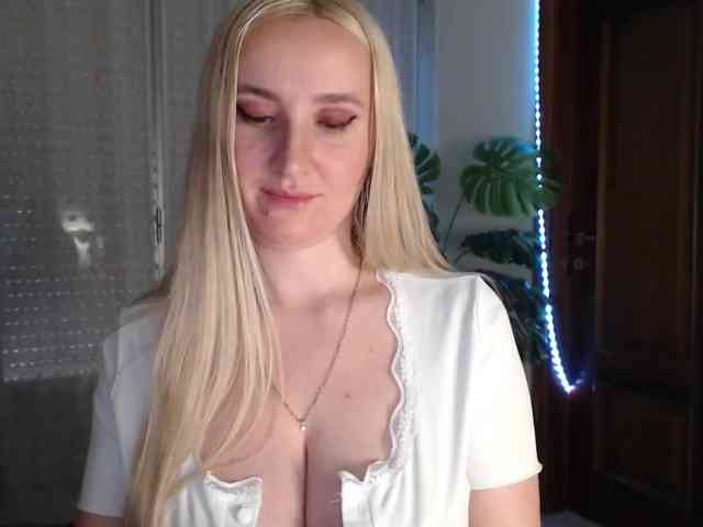 Alina-Lovely webcam