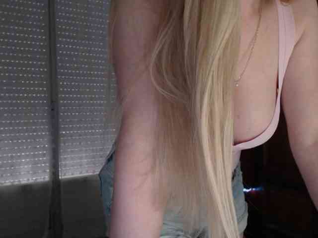 Alina-Lovely webcam