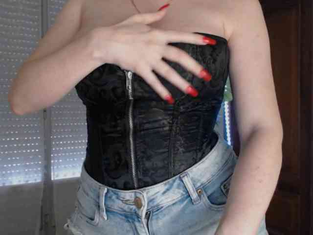 Alina-Lovely webcam
