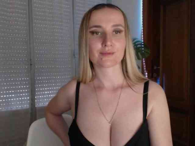 Alina-Lovely webcam