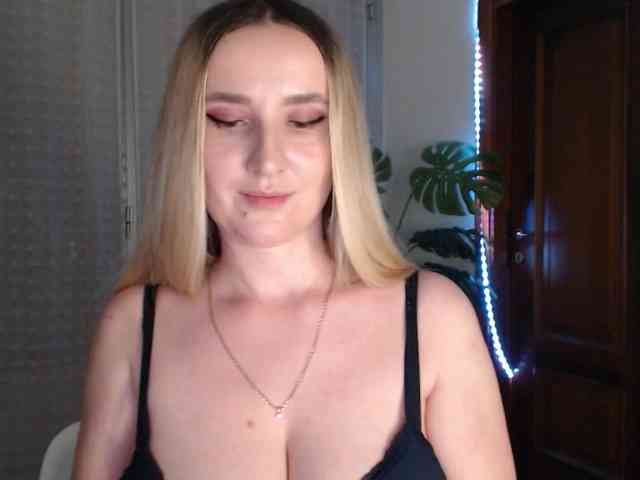 Alina-Lovely webcam