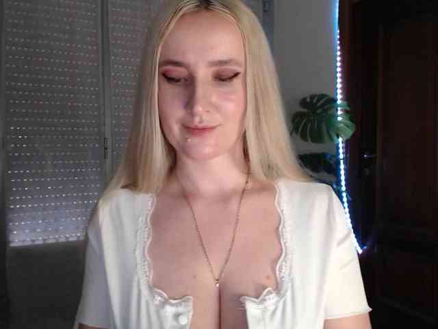Alina-Lovely webcam