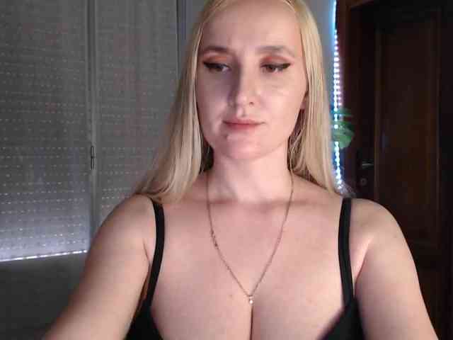 Alina-Lovely webcam