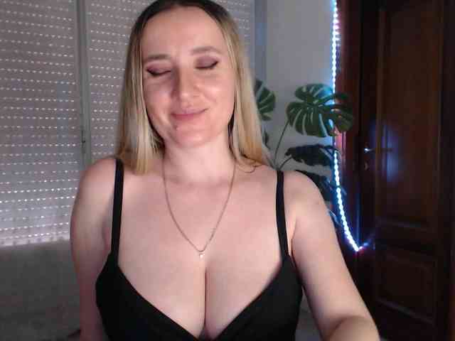 Alina-Lovely webcam
