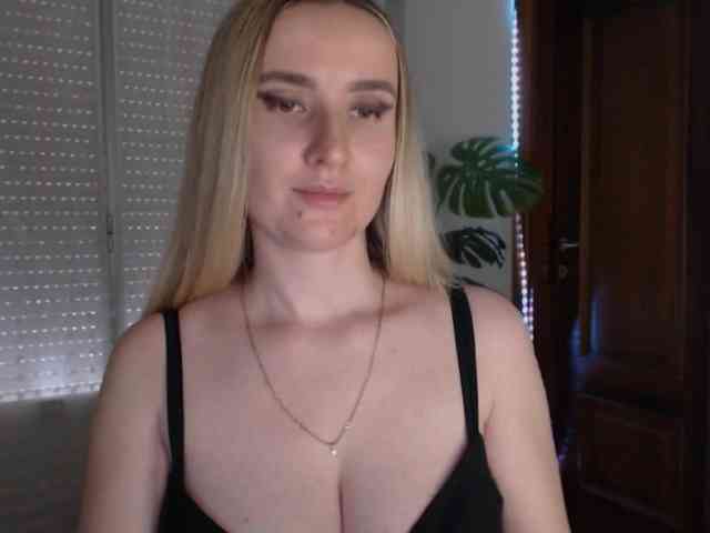 Alina-Lovely webcam