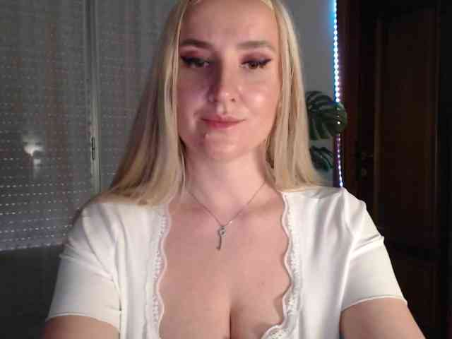Alina-Lovely webcam