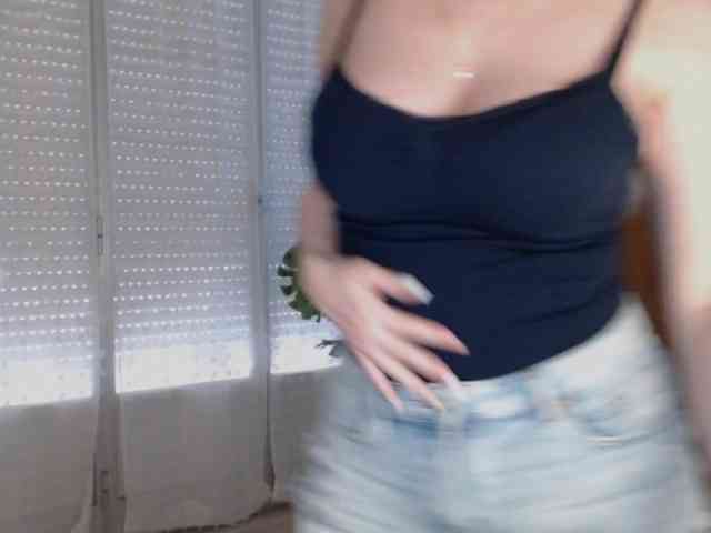 Alina-Lovely webcam