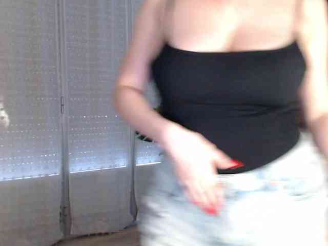 Alina-Lovely webcam
