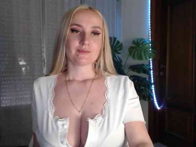 Alina-Lovely webcam