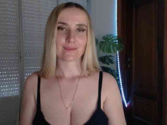 Alina-Lovely webcam