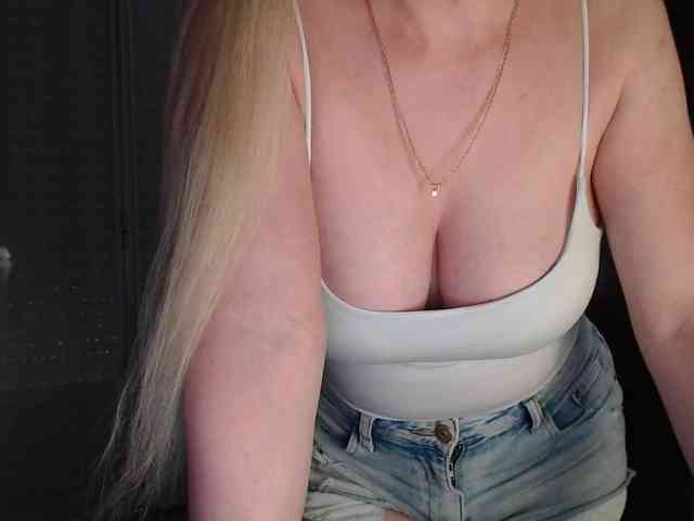 Alina-Lovely webcam