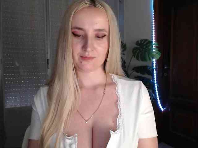 Alina-Lovely webcam