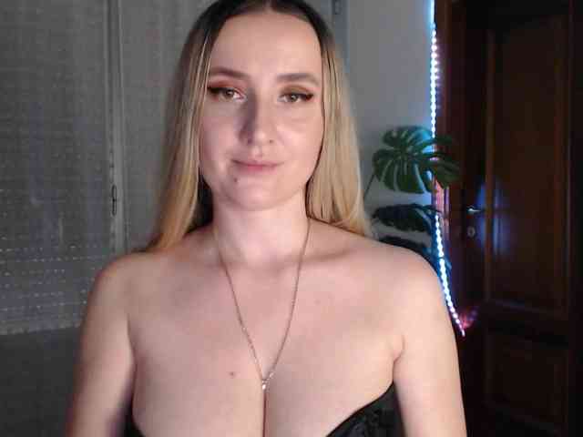 Alina-Lovely webcam