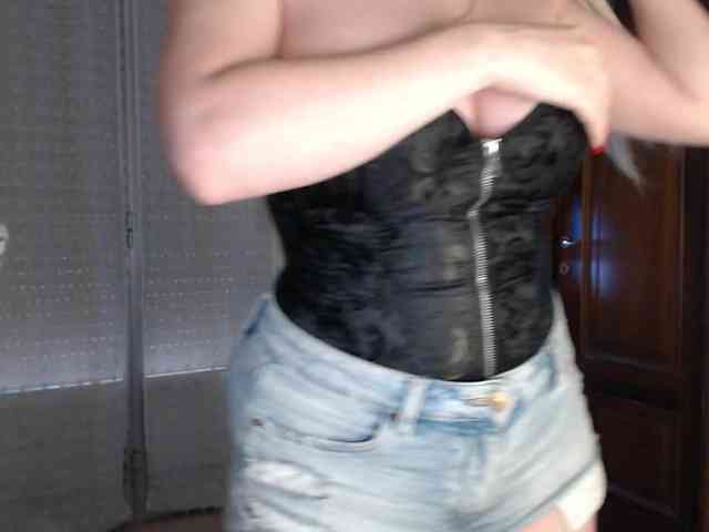 Alina-Lovely webcam