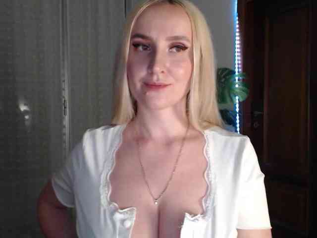 Alina-Lovely webcam