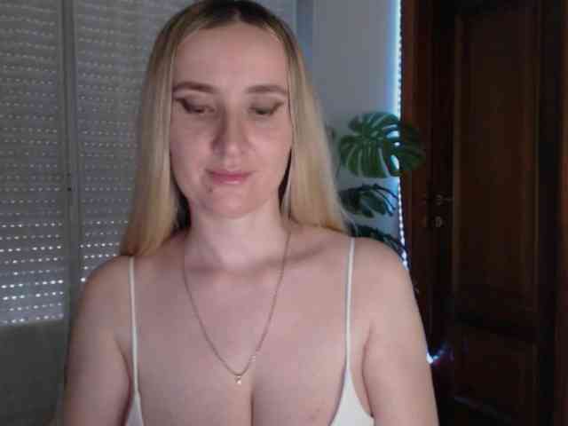 Alina-Lovely webcam