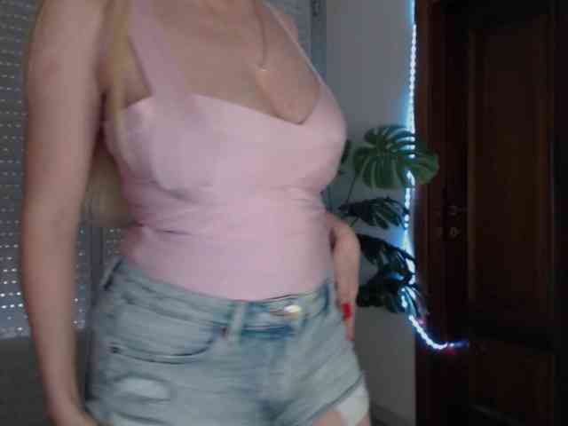 Alina-Lovely webcam