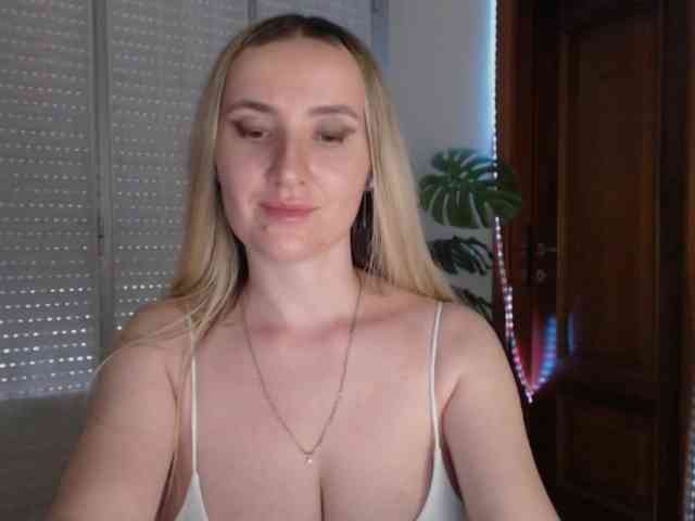 Alina-Lovely webcam