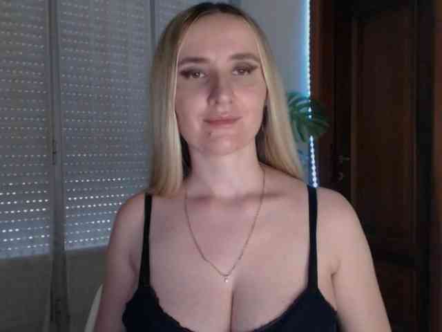 Alina-Lovely webcam