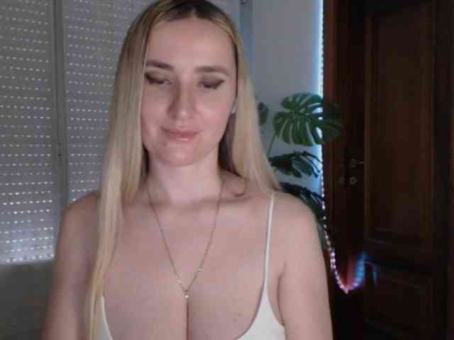 Alina-Lovely webcam
