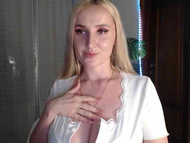 Alina-Lovely webcam